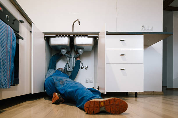 Professional Leak Detection technician working in New York, NY